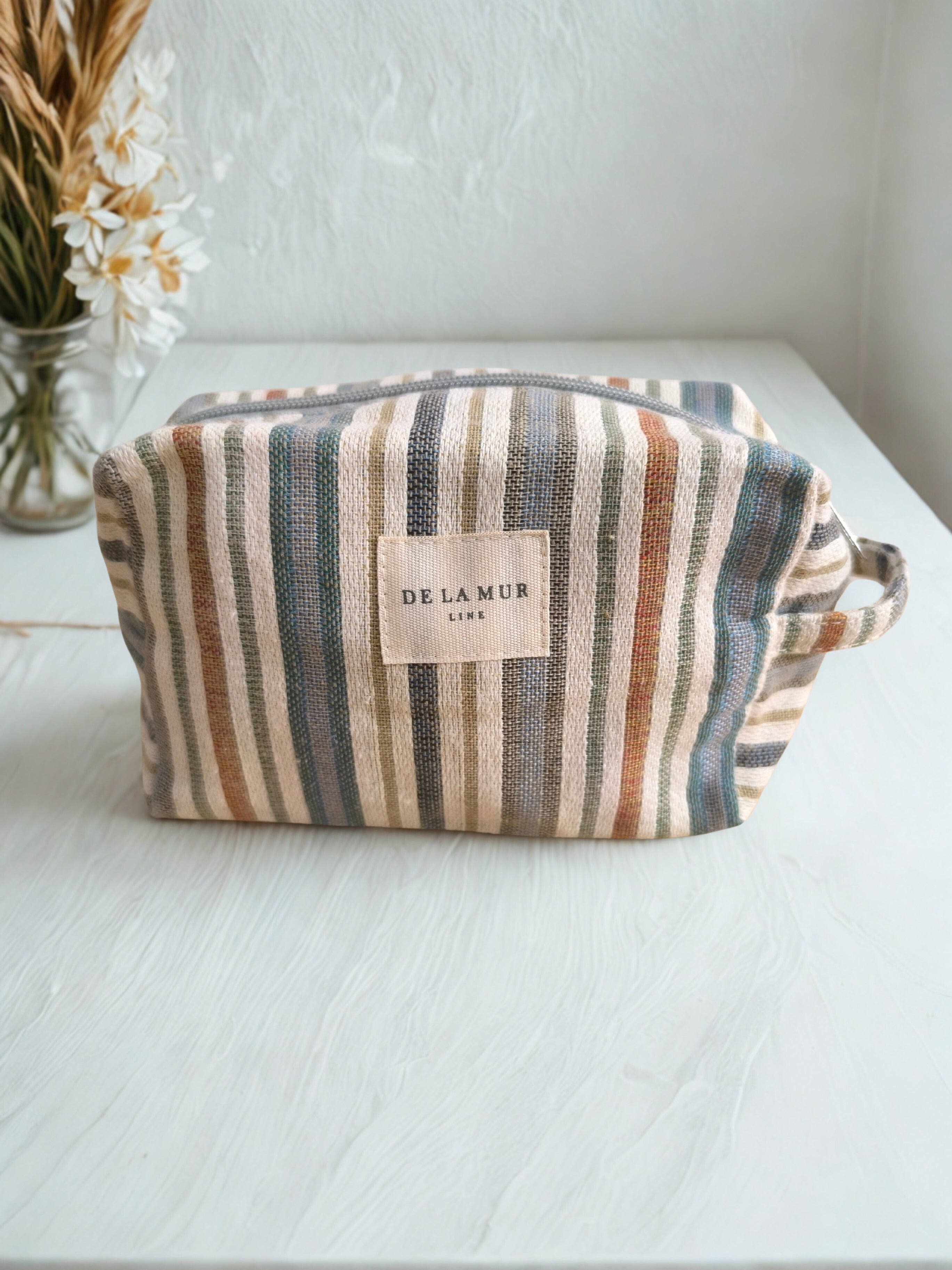 Trousse de Toilette Jacquard "De la Mur" – Rayures Naturelles (Beige & Bleu)