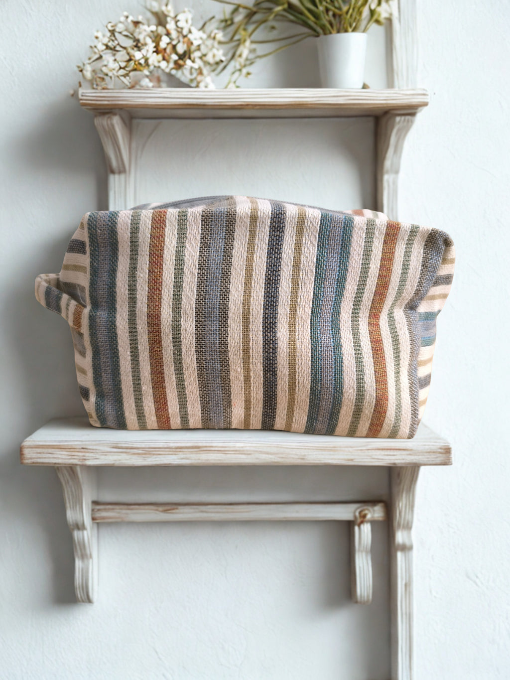 Trousse de Toilette Jacquard "De la Mur" – Rayures Naturelles (Beige & Bleu)