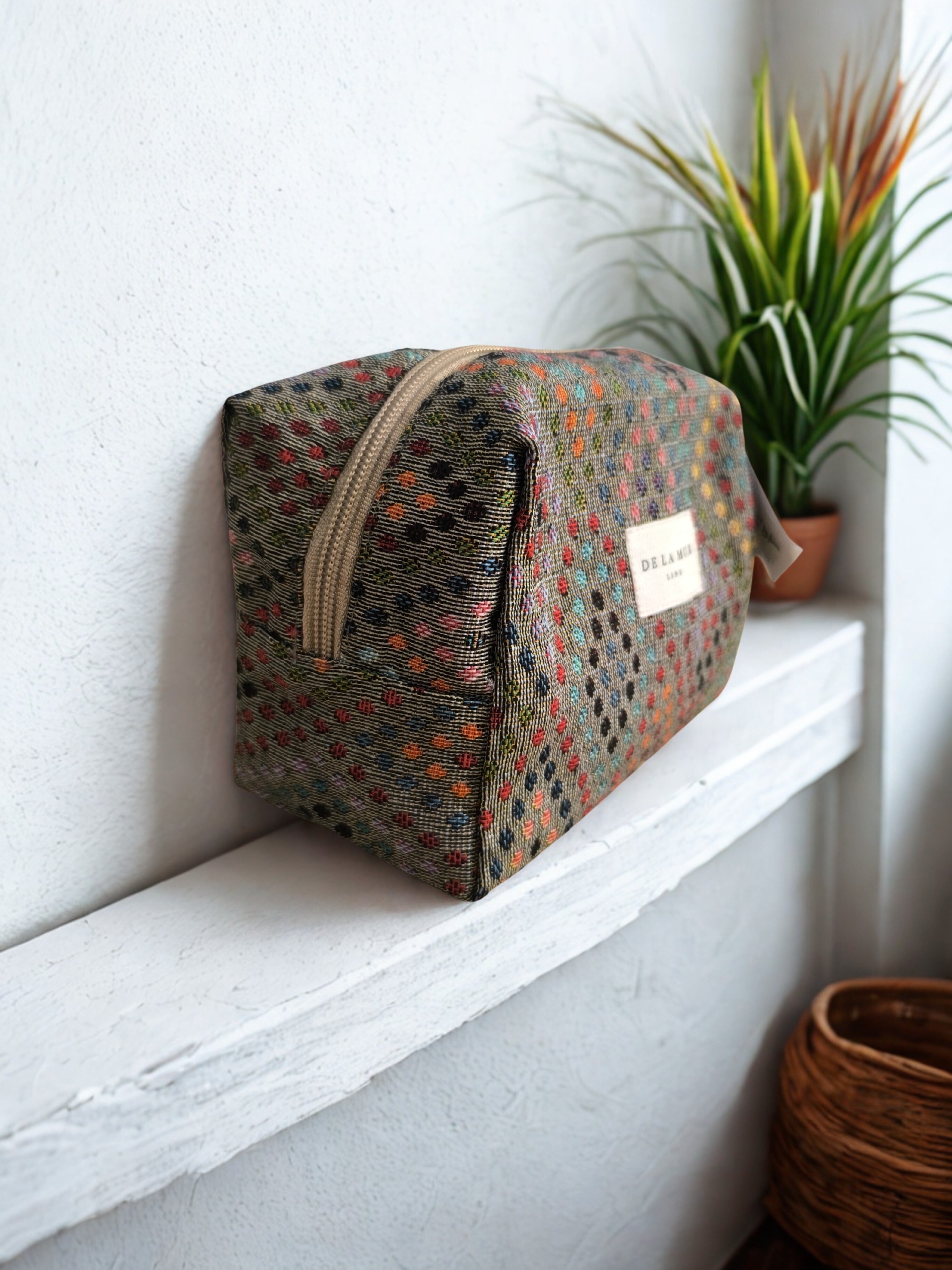 Trousse de Toilette Jacquard "De la Mur" – Style Géométrique Multicolore
