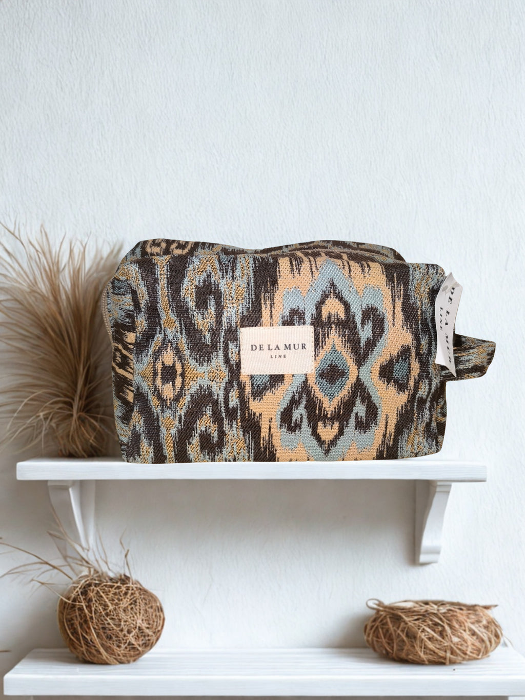 Pochette Jacquard "Oasis" – Motifs Ethniques Bleu & Sable